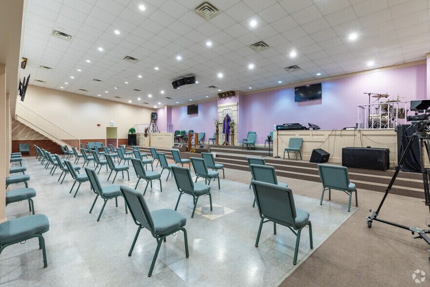 More Photos Of 2514 Avenue D, Birmingham Religious Facility For Sale