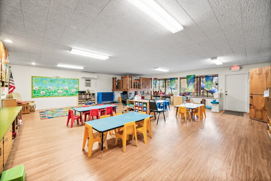More Photos Of 12975 SW Grant St, Tigard Daycare Center For Sale