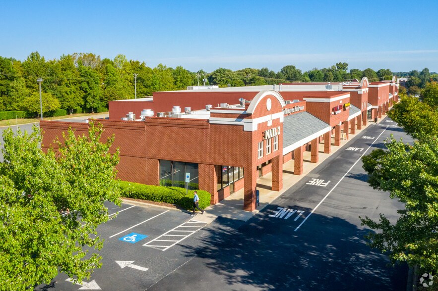 More Photos Of 8620 Camfield St, Charlotte Storefront For Lease