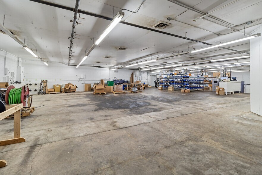 More Photos Of 704 N Central Ave, Locust Warehouse For Lease