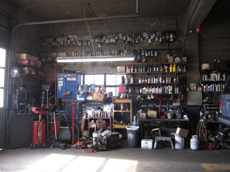 More Photos Of 6502-6504 Harford Rd, Baltimore General Retail For Sale