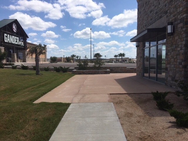 More Photos Of 2302 NE Bob Bullock Loop, Laredo Storefront For Lease