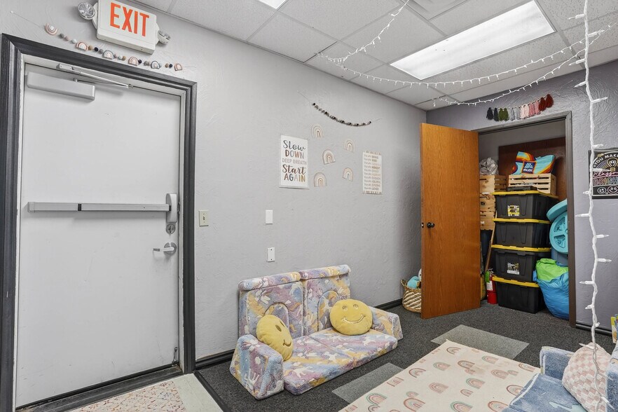 More Photos Of 17311 NE 23rd St, Choctaw Office For Sale