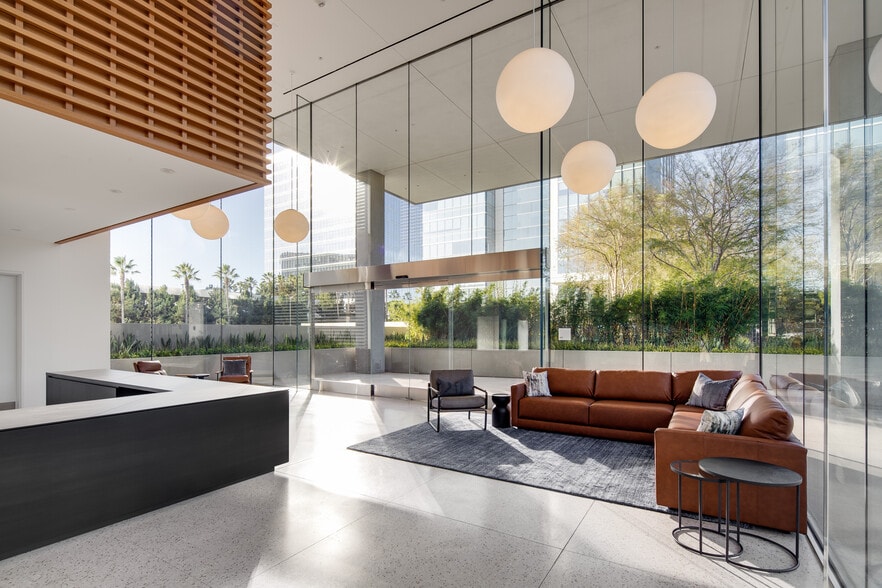 More Photos Of 4747 Executive Dr, San Diego Unknown For Lease