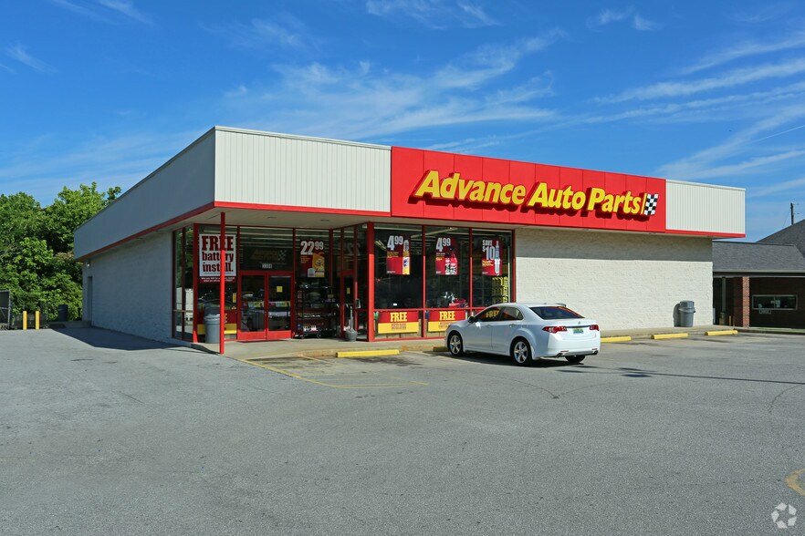 Primary Photo Of 3308 Pelham Pky, Pelham Freestanding For Sale