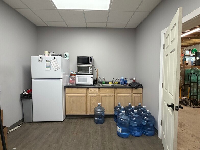 More Photos Of 451 Washington St, Valparaiso Flex For Sale