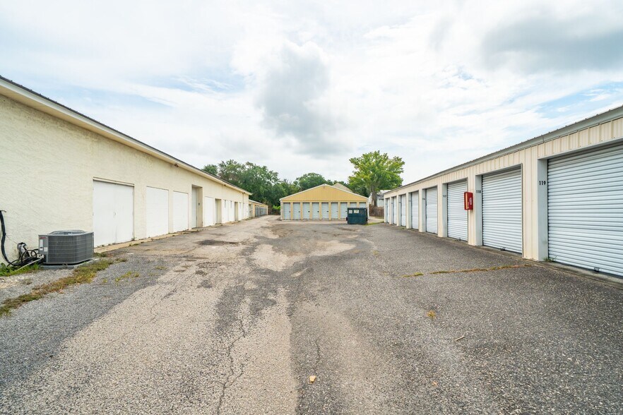 More Photos Of 1719 Signal Point Rd, Charleston Self Storage For Sale