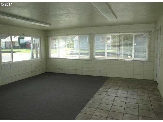 More Photos Of 94181 4th St, Gold Beach Office Residential For Sale