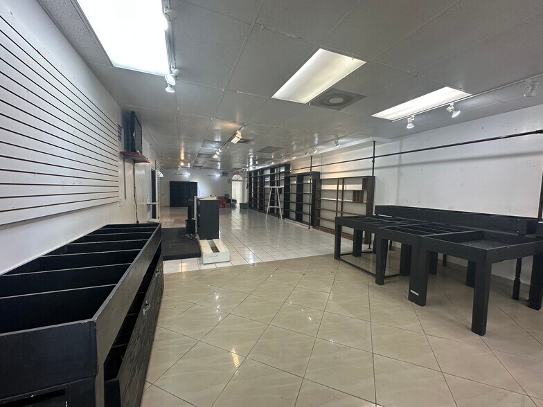 More Photos Of 2028 Hollywood Blvd, Hollywood Storefront Retail Residential For Lease