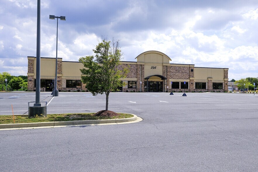 More Photos Of 246 Eastern Blvd, Hagerstown Medical For Sale