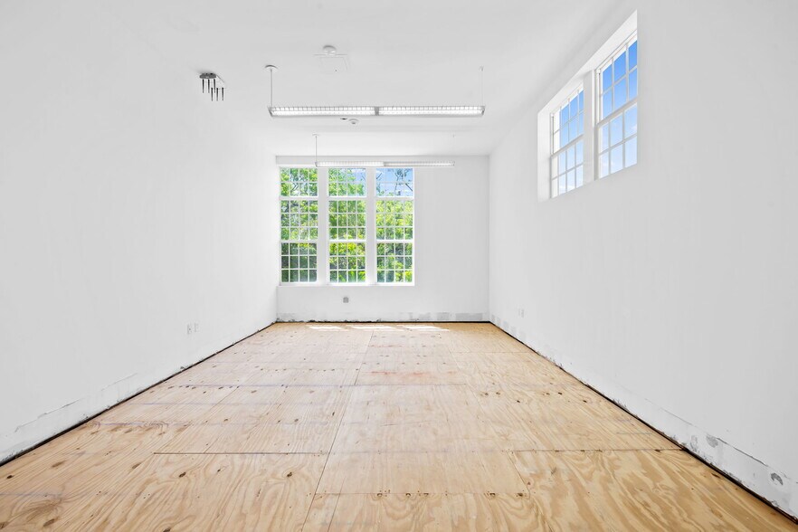 More Photos Of 301 SW 13th Ave, Fort Lauderdale Office For Sale