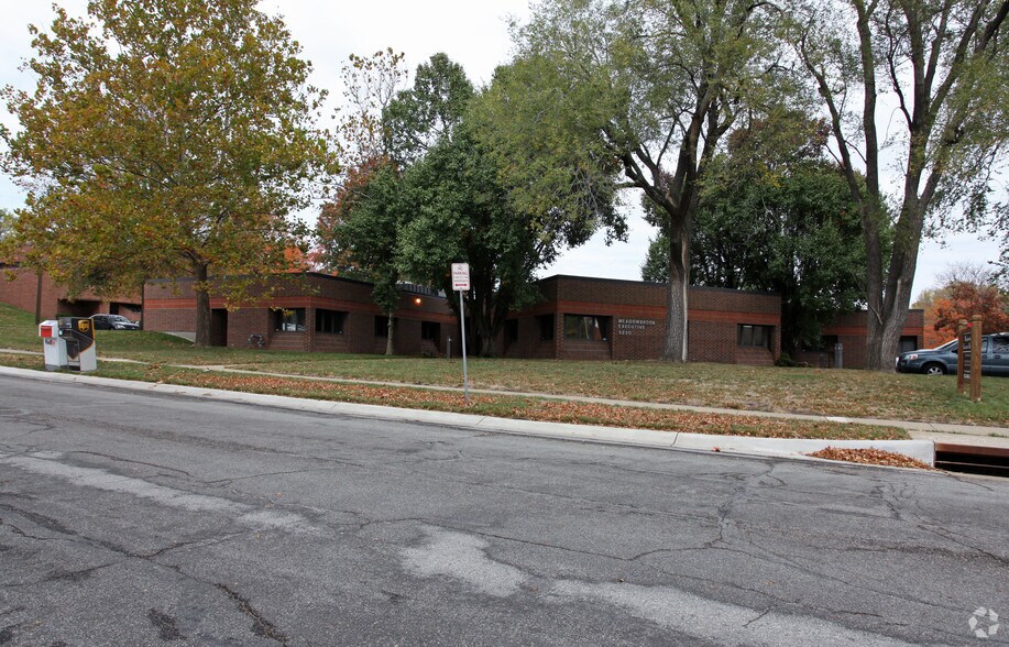 More Photos Of 5250 W 94th Ter, Prairie Village Medical For Lease