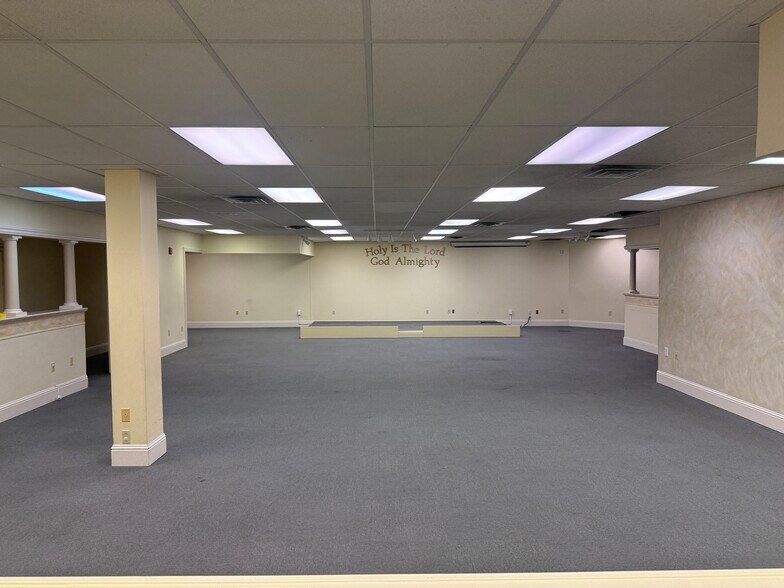 More Photos Of 5838-5868 Bigger Rd, Dayton Unknown For Lease