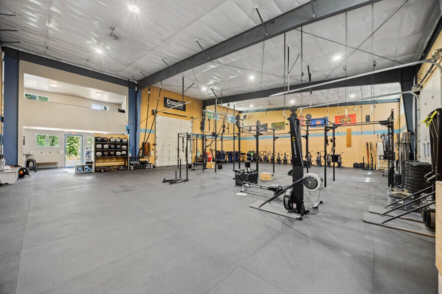 More Photos Of 112 E Blanchard Lake Rd, Whitefish Warehouse For Lease