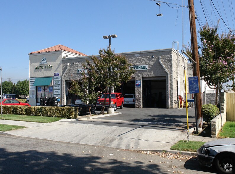More Photos Of 307-319 W Foothill Blvd, Rialto Storefront Retail Office For Lease
