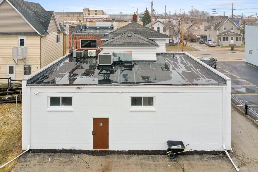 More Photos Of 621 W Lawrence St, Appleton Office For Lease