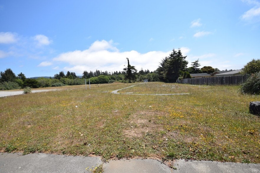 More Photos Of 915 E Washington Blvd, Crescent City Land For Lease