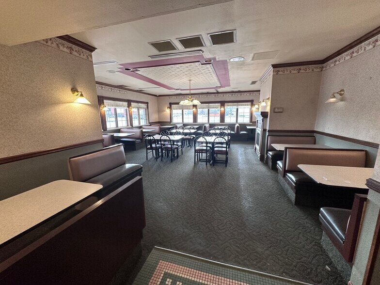 More Photos Of 2617 N Main St, Sheridan Freestanding For Sale