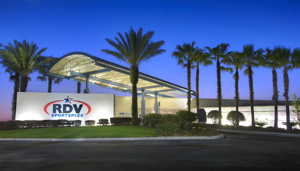 More Photos Of 8701 Maitland Summit Blvd, Orlando Health Club For Lease