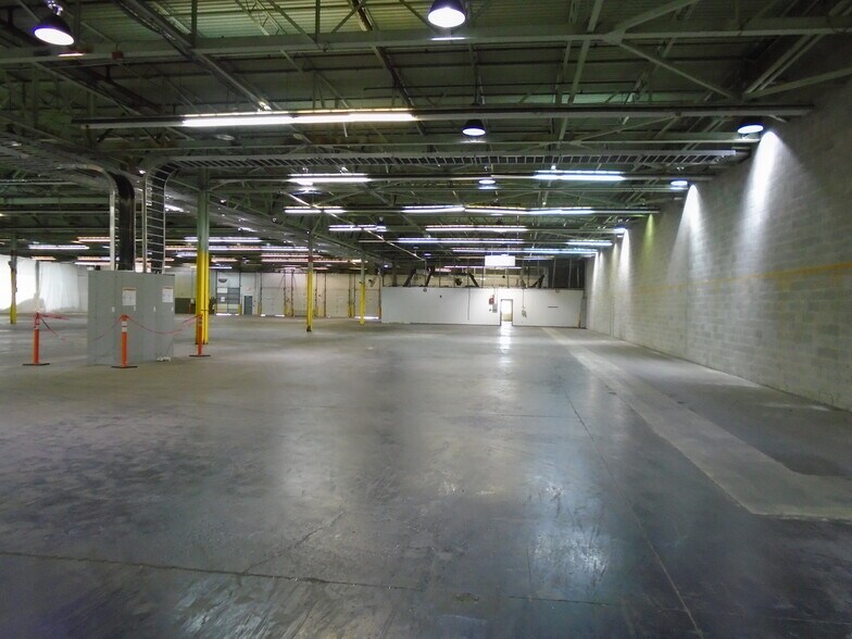 More Photos Of 32500 Van Born Rd, Wayne Manufacturing For Lease