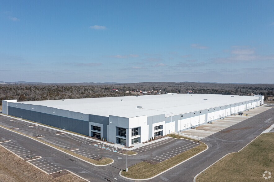 More Photos Of 135 Logistics Dr, Lebanon Industrial For Lease