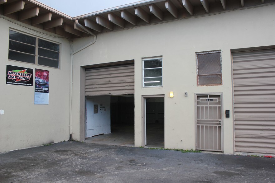 More Photos Of 4630-4666 SW 75th Ave, Miami Manufacturing For Lease