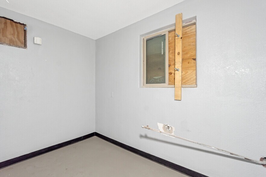 More Photos Of 1945 W Van Buren, Phoenix Hotel For Sale