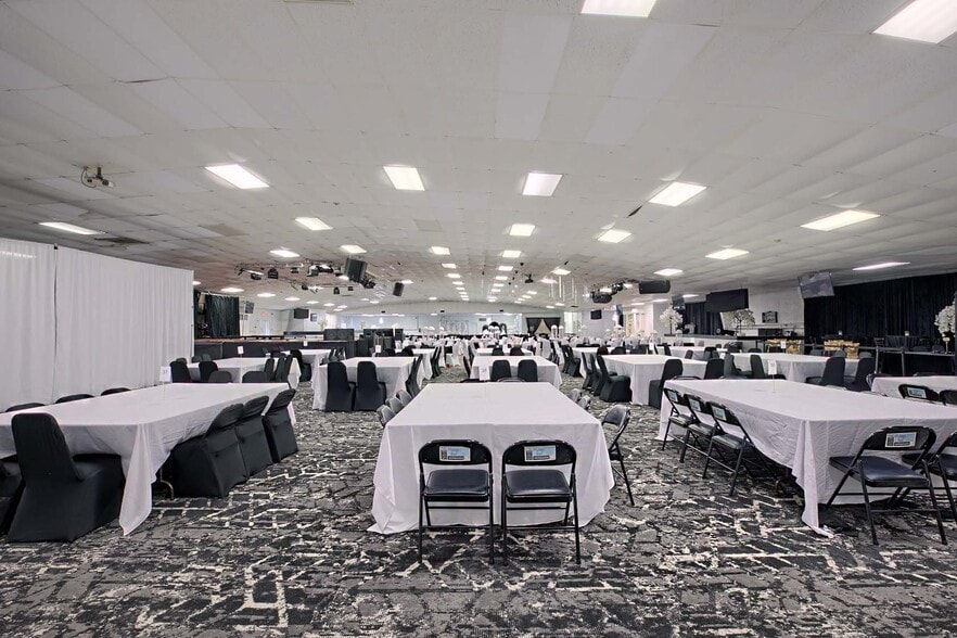 More Photos Of 227 E Mercury Blvd, Hampton General Retail For Sale