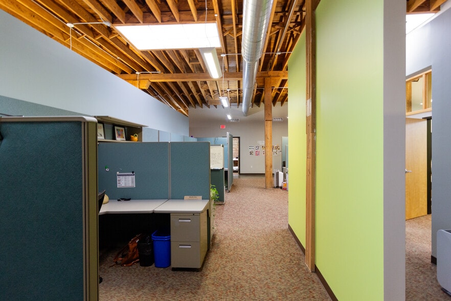 More Photos Of 1213 Center St, Lansing Medical For Sale