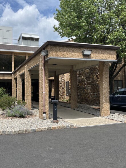 More Photos Of 22 Old Short Hills Rd, Livingston Medical For Lease