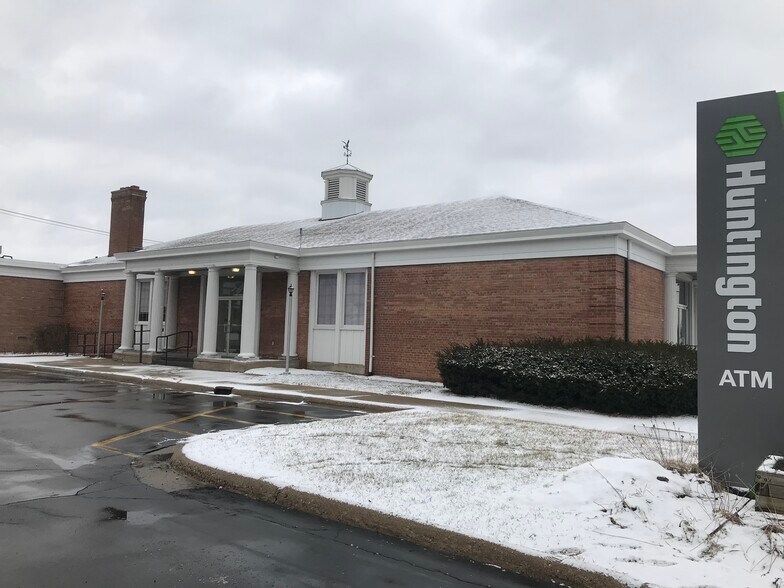 More Photos Of 770 E Mount Morris St, Mount Morris Bank For Lease