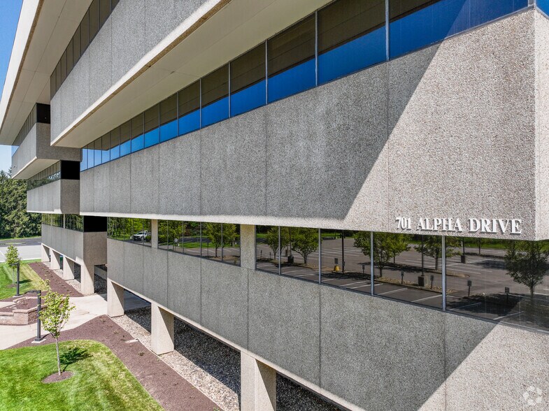 More Photos Of 701 Alpha Dr, Pittsburgh Office For Sale