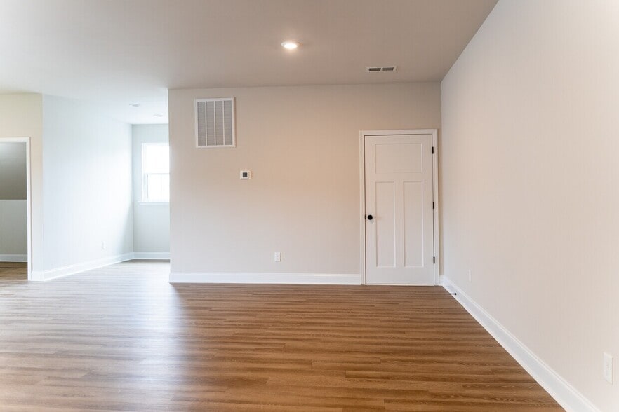 More Photos Of 208 Straight Dr, Anderson Medical For Lease