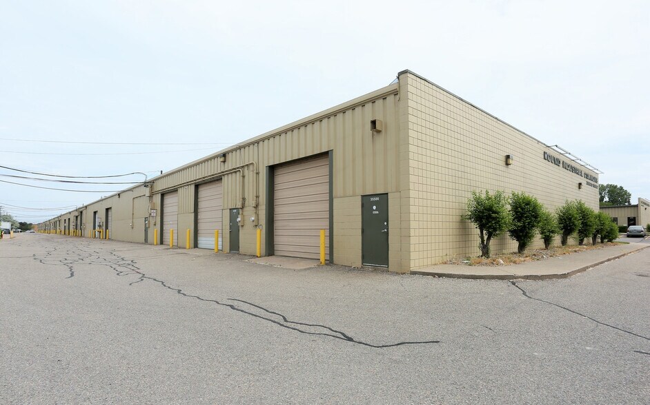 More Photos Of 35500-35580 Mound Rd, Sterling Heights Warehouse For Lease