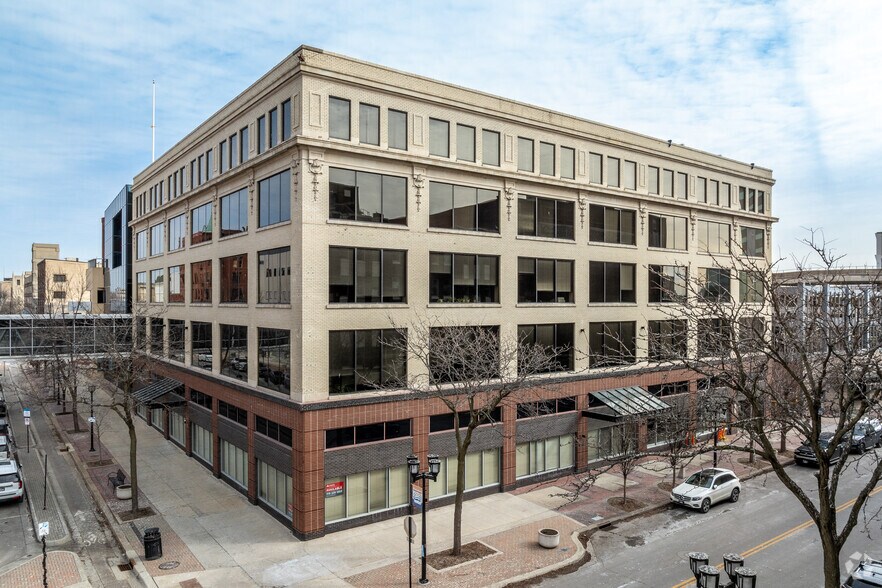 More Photos Of 221 3rd Ave SE, Cedar Rapids Unknown For Lease