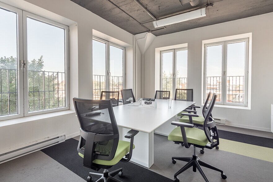 More Photos Of 4446 Boul Saint Laurent, Montréal Loft Creative Space For Lease