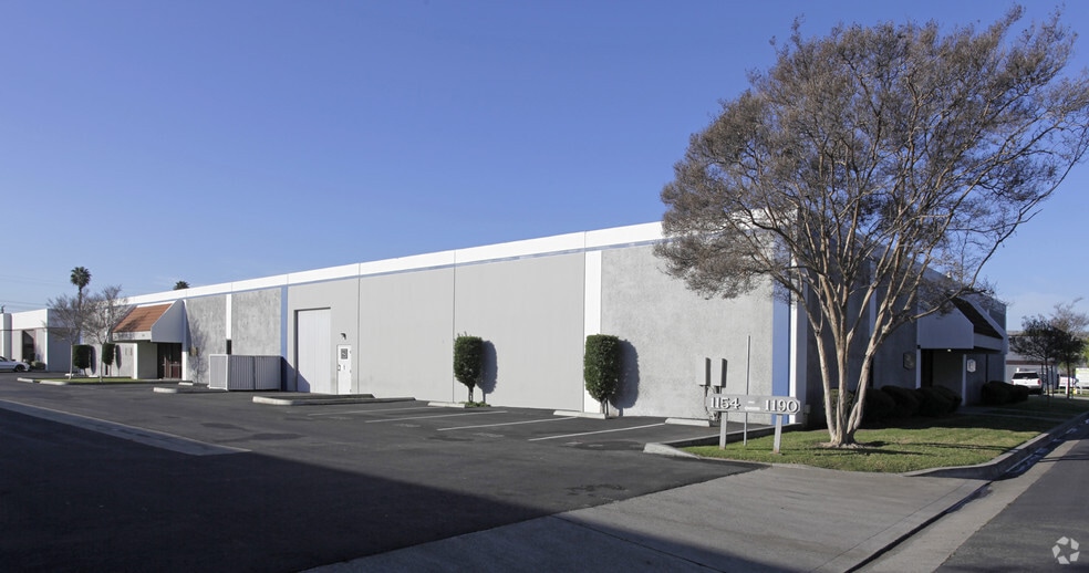 More Photos Of 1146-1158 E Valencia Dr, Fullerton Light Manufacturing For Lease