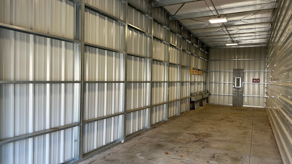 More Photos Of 200 Old County Cir, Windsor Locks Warehouse For Sale