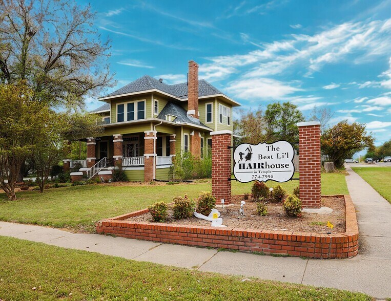 Primary Photo Of 802 S 37th St, Temple General Retail For Sale