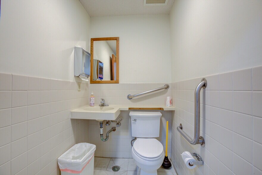 More Photos Of 2434 Commerce Blvd, Mound Office For Sale