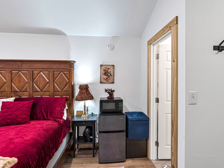 More Photos Of 11201 County Road 203, Plantersville Specialty For Sale