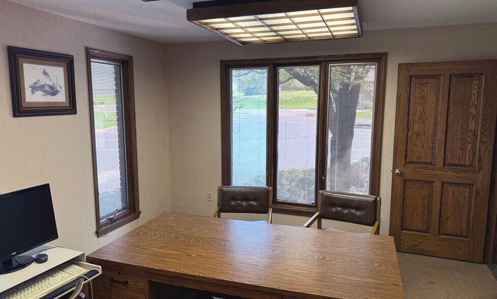 More Photos Of 321 Wedgewood Sq, Columbia Serviced Offices For Lease