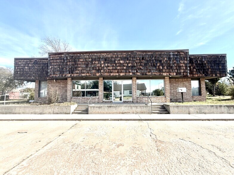 Primary Photo Of 1020 18th St, Woodward Office For Sale