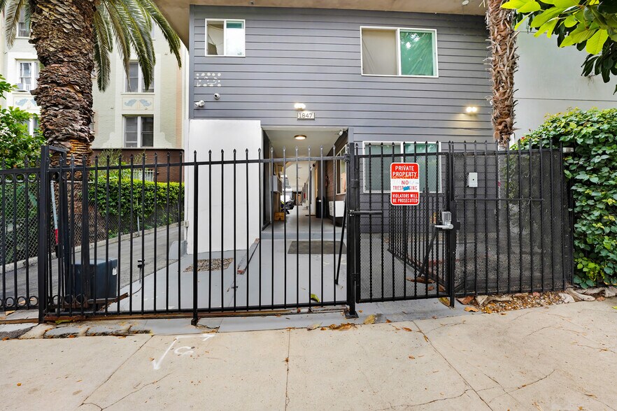 More Photos Of 1847 N Cherokee Ave, Los Angeles Apartments For Sale