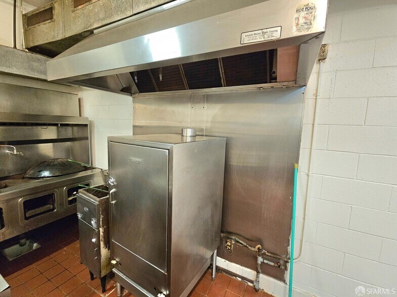 More Photos Of 823 Webster St, Oakland Storefront Retail Residential For Sale