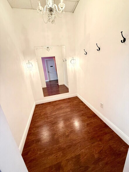 More Photos Of 203 Prospect Rd, Bloomington General Retail For Lease