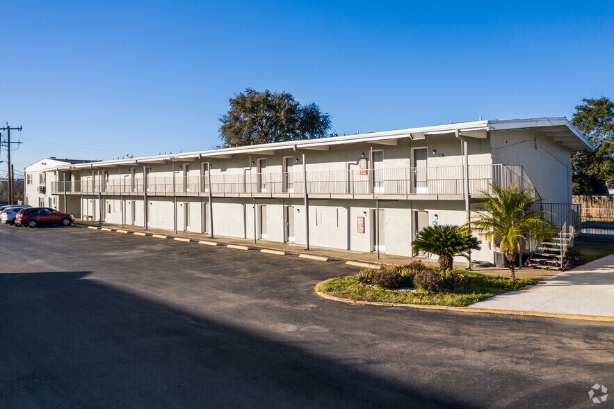 More Photos Of 9603 N Interstate 35, San Antonio Hotel For Sale