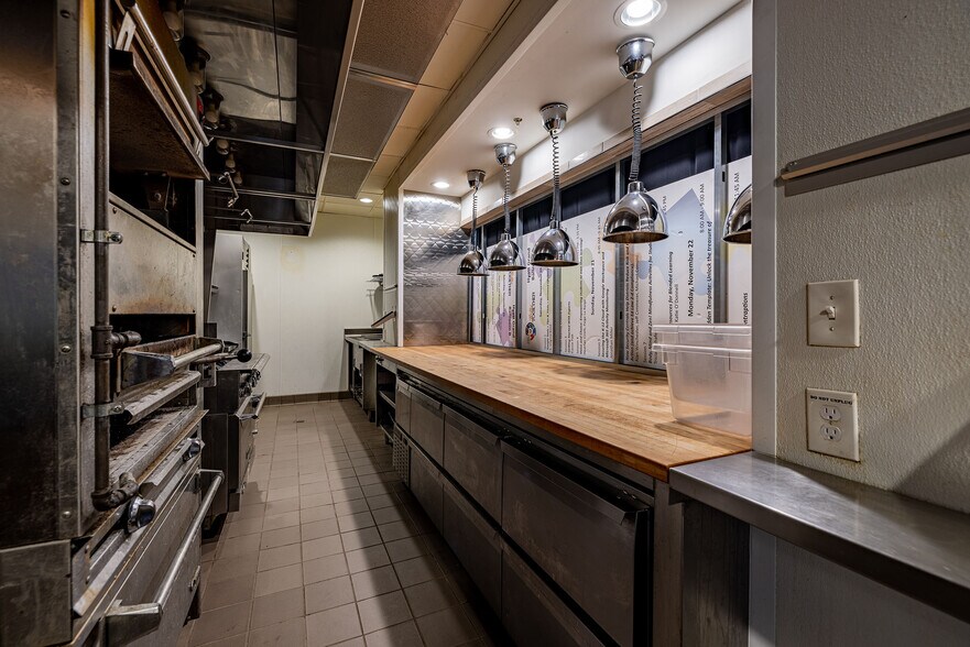 More Photos Of 125 E Main St, Rochester Hotel For Lease