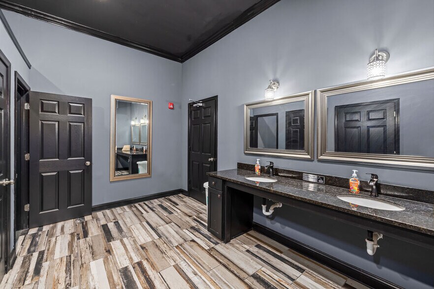 More Photos Of 3014 Memorial Ave, Lynchburg Restaurant For Sale