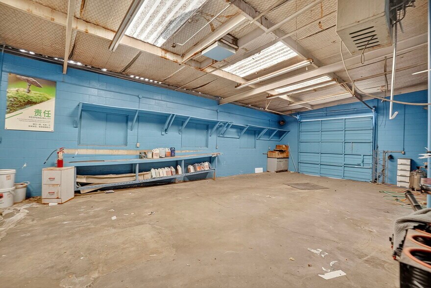 More Photos Of 2201 E 8th St, Odessa Office For Sale